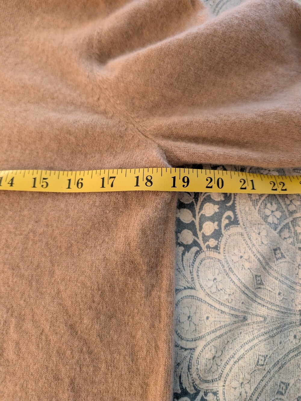 Quince Women's Mongolian Cashmere Crewneck Sweater in Camel Size L - Picture 6 of 7